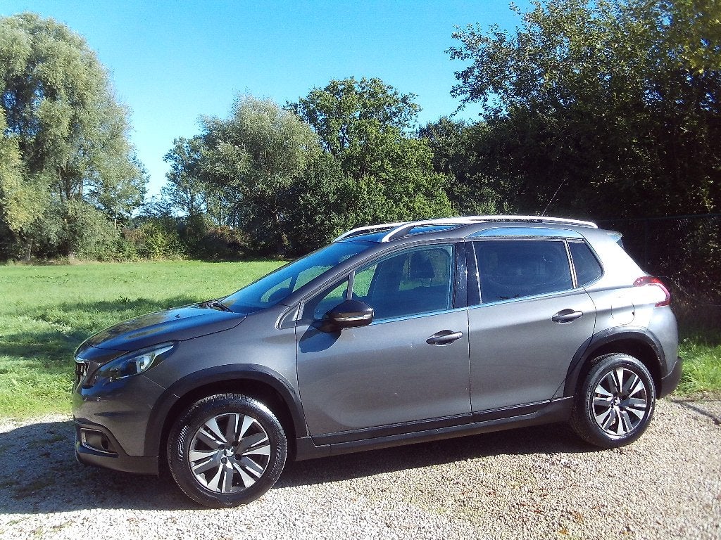 Peugeot 2008 Benzine 60dkm ALLURE s PANO-DAK Semi LEDER GPS, Autos, Argent ou Gris, Achat, Euro 6, Entreprise