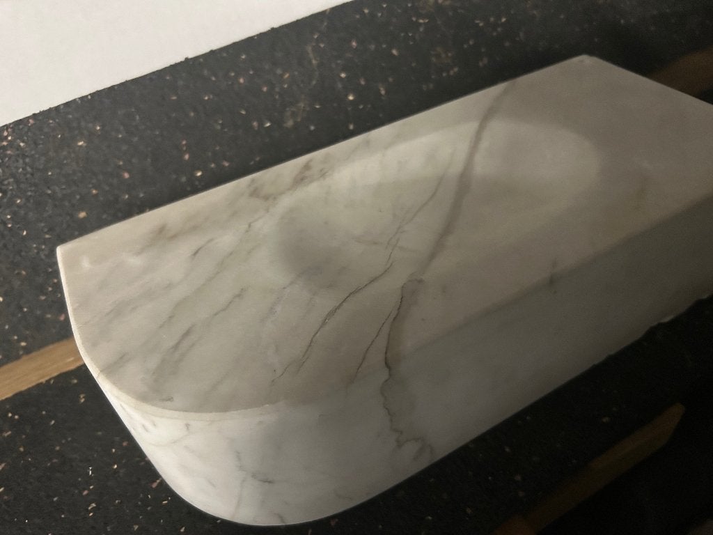Groot zeepbakje uit 1 massief geaderd blok carrara marmer, Ophalen of Verzenden