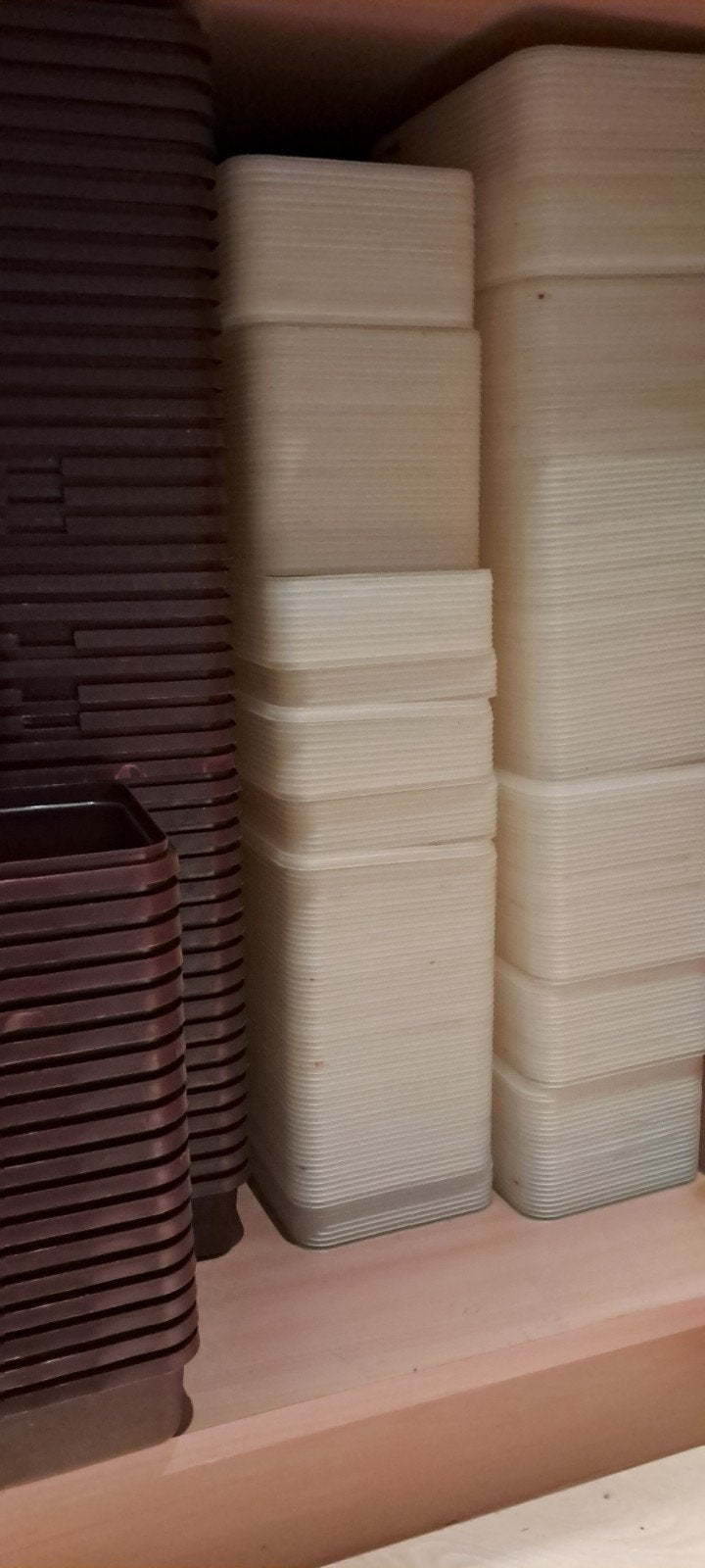 Boîte de rangement avec couvercle. 300 pièces, Enlèvement