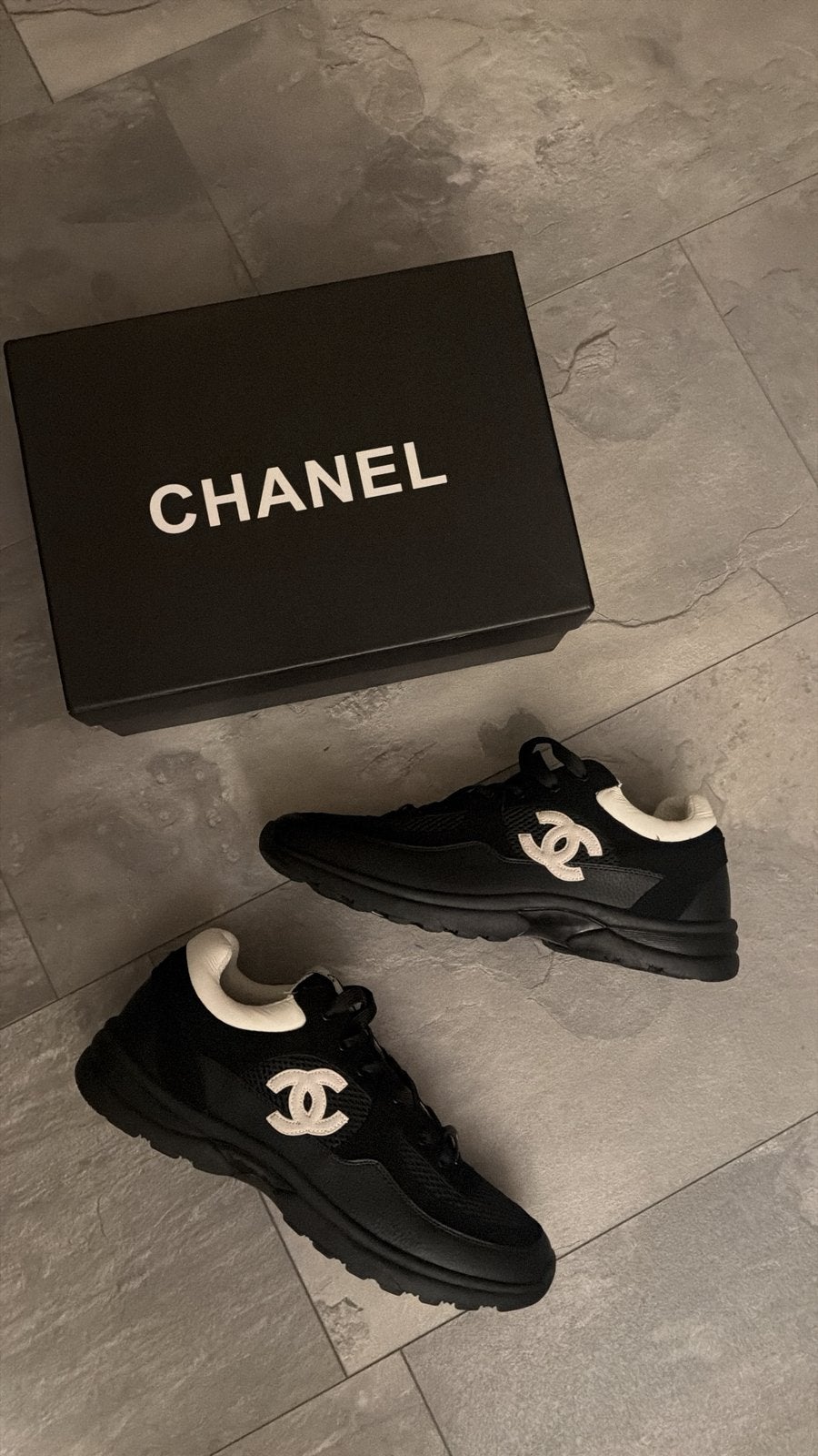 Zwarte Chanel Runners, Kleding | Heren, Ophalen of Verzenden, Nieuw, Sneakers