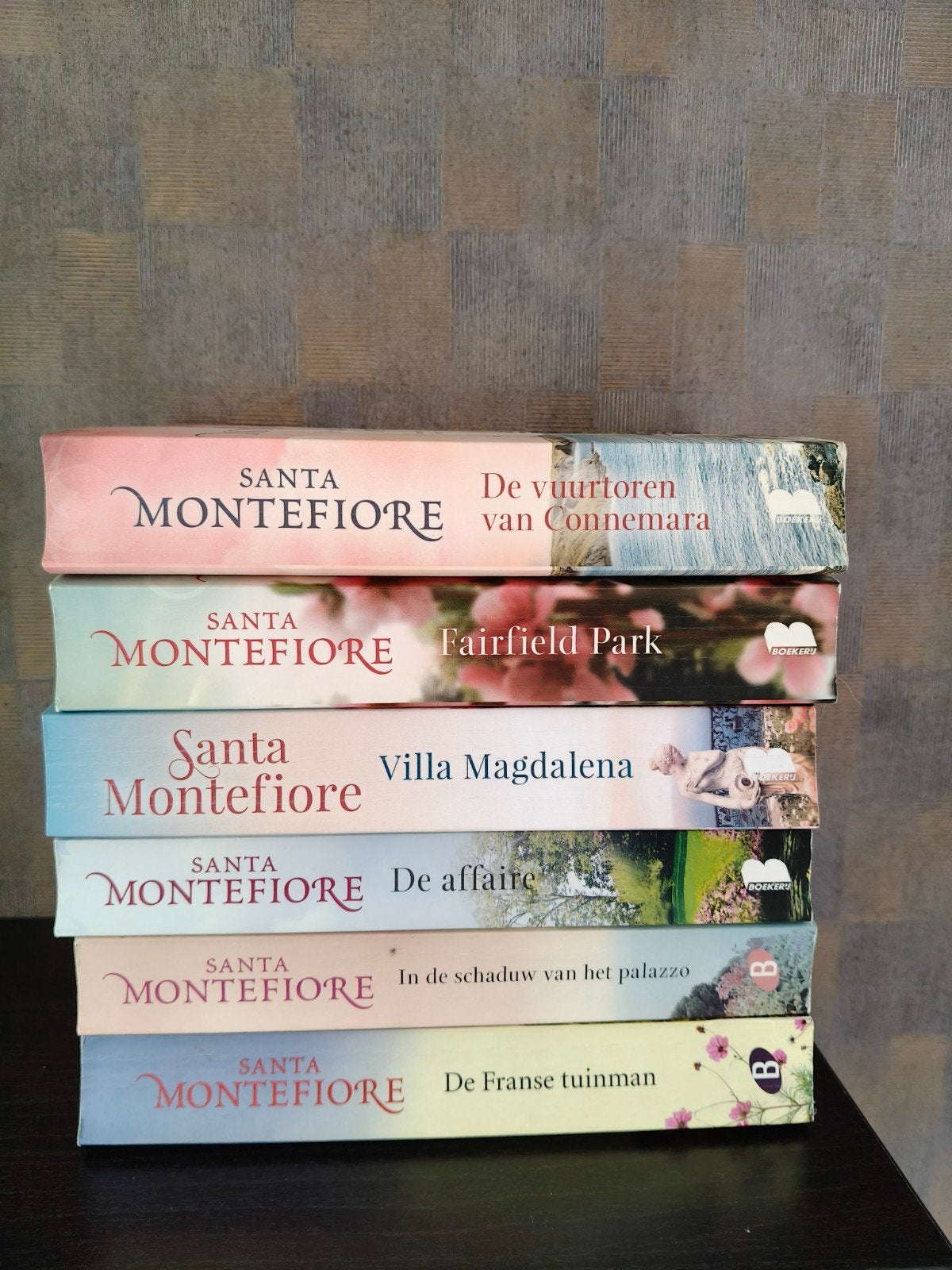 boeken van Santa Montefiore, Boeken, Ophalen, Zo goed als nieuw