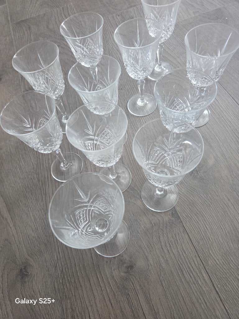 lot de 11 verres sur pied en cristal 17cl, Enlèvement