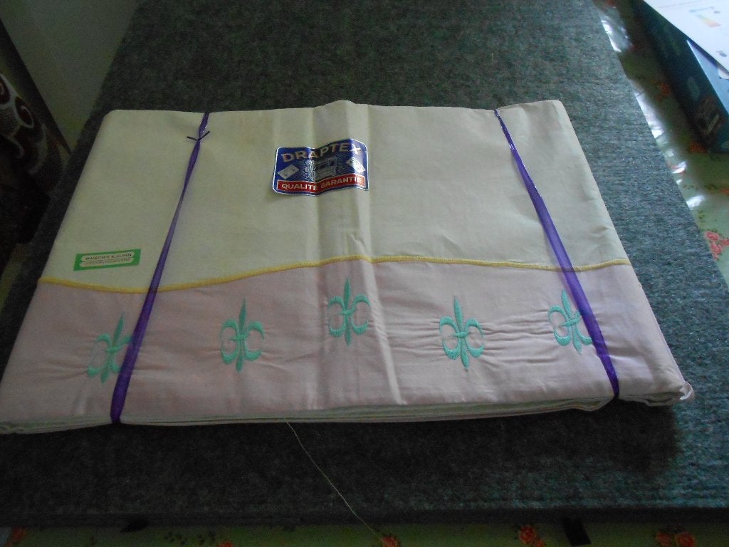 vintage set boven- en onderlaken roze   NIEUW, Huis en Inrichting, Slaapkamer | Beddengoed, Ophalen of Verzenden, Roze