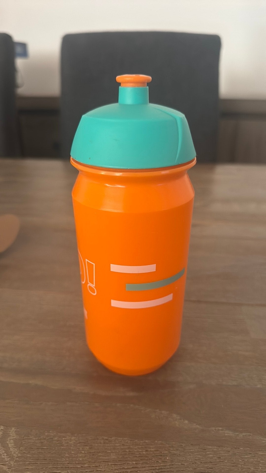 Water bottle/basic fit, Sport en Fitness, Drinkbussen, Ophalen of Verzenden, Nieuw