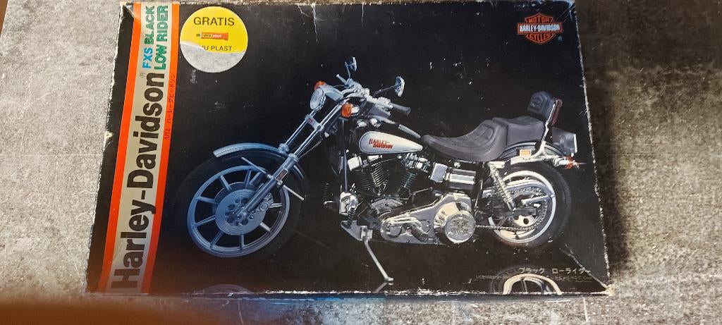 HARLEY DAVIDSON  FXS BLACK LOW RIDER. SCHAAL 1/12, Overige merken, 1:50 of kleiner, Overige typen, Nieuw