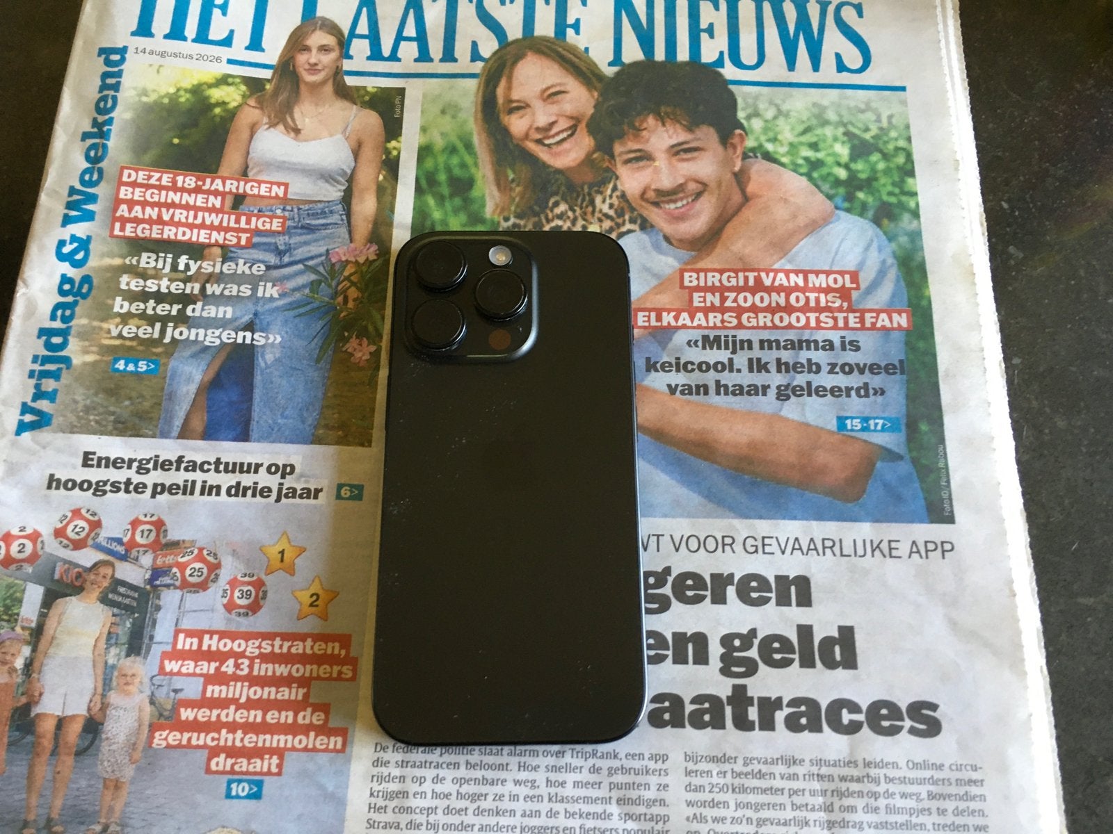 Iphone 16 pro, Zwart, Zo goed als nieuw, Zonder abonnement, 91 %