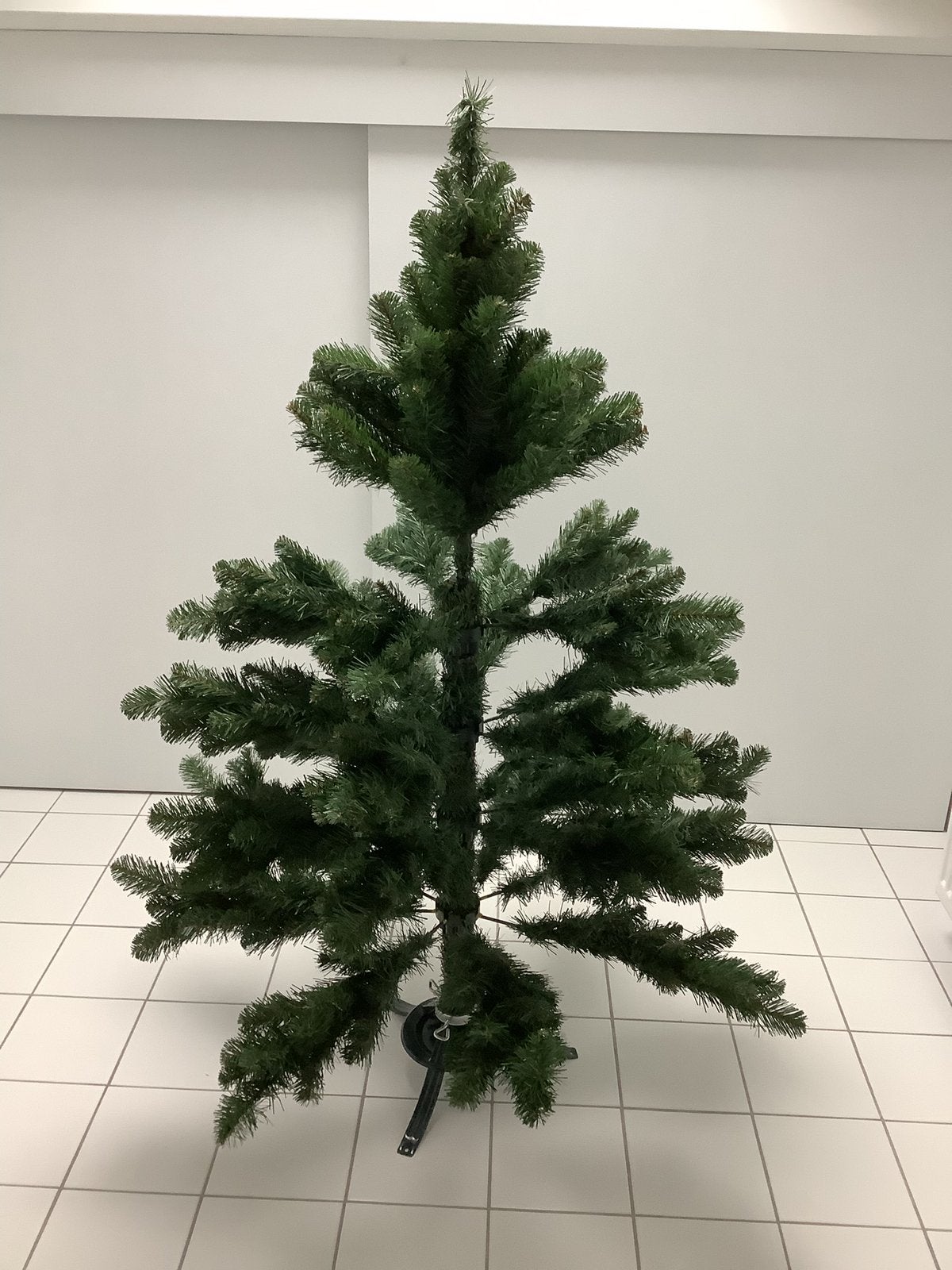 Kunstkerstboom hoogte 1.45 m.  Nordmann. Norway Triuph Tree., Ophalen of Verzenden, Zo goed als nieuw