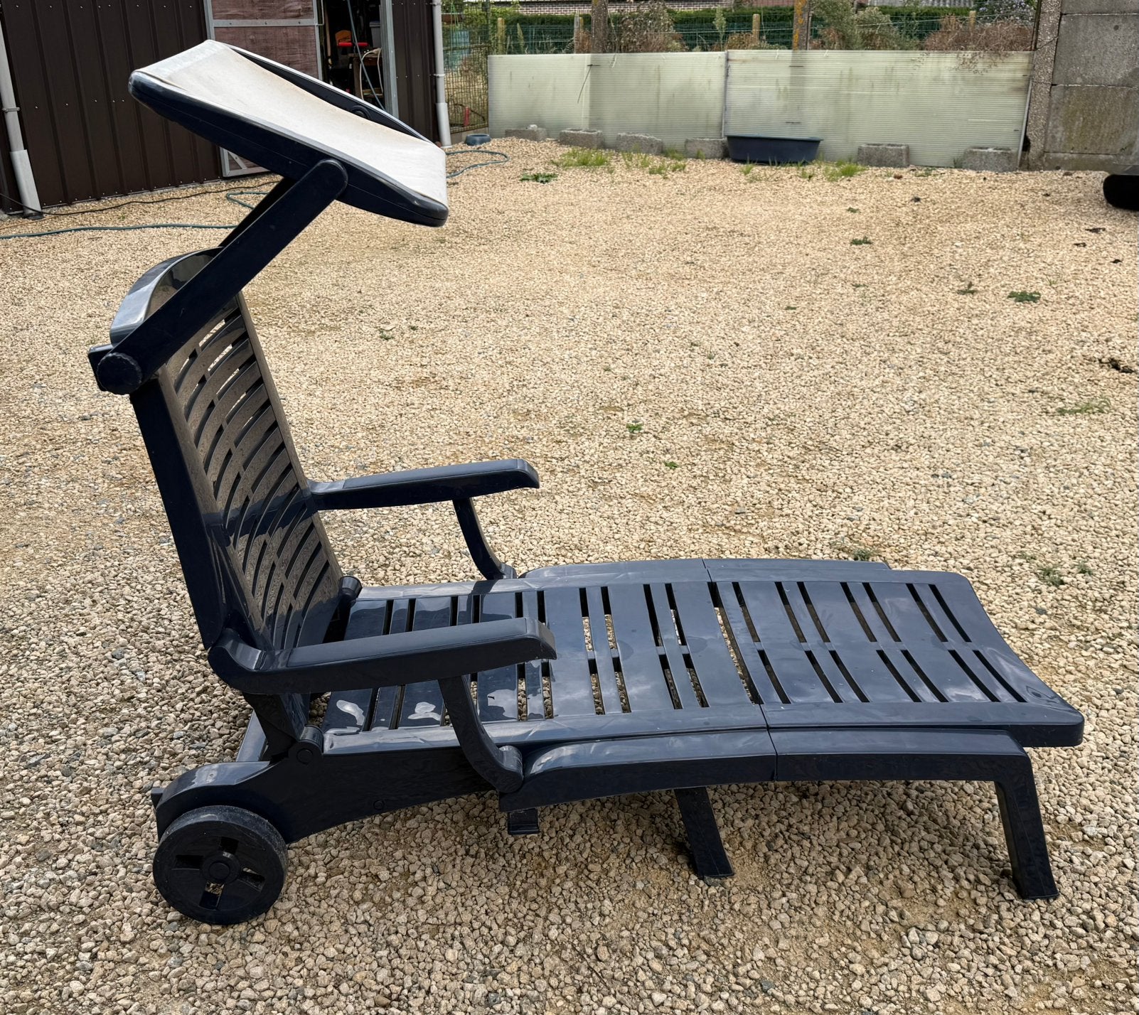 Verstelbaar ligbed met zonneklep, wieltjes en kussen, Tuin en Terras, Ophalen, Zo goed als nieuw, Verstelbaar