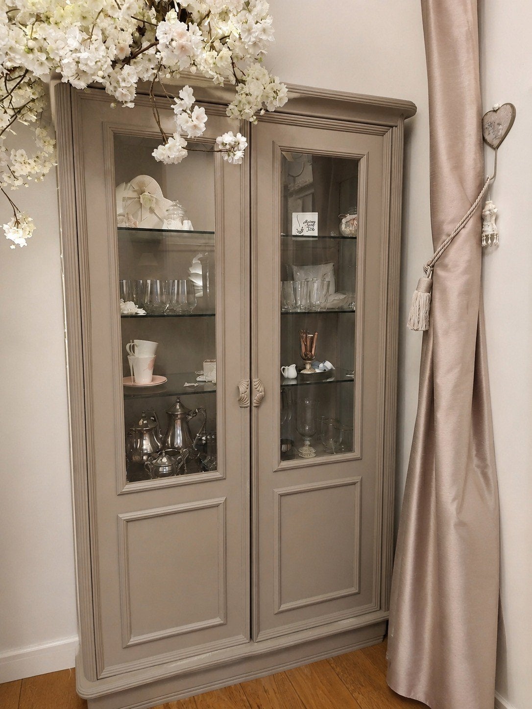 Vitrinekast - massief hout - vintage - met licht
Zeer goede, Ophalen