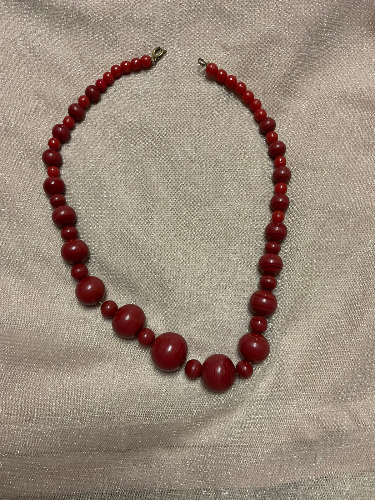 Collier Bordeaux/rouge, Enlèvement ou Envoi, Utilisé