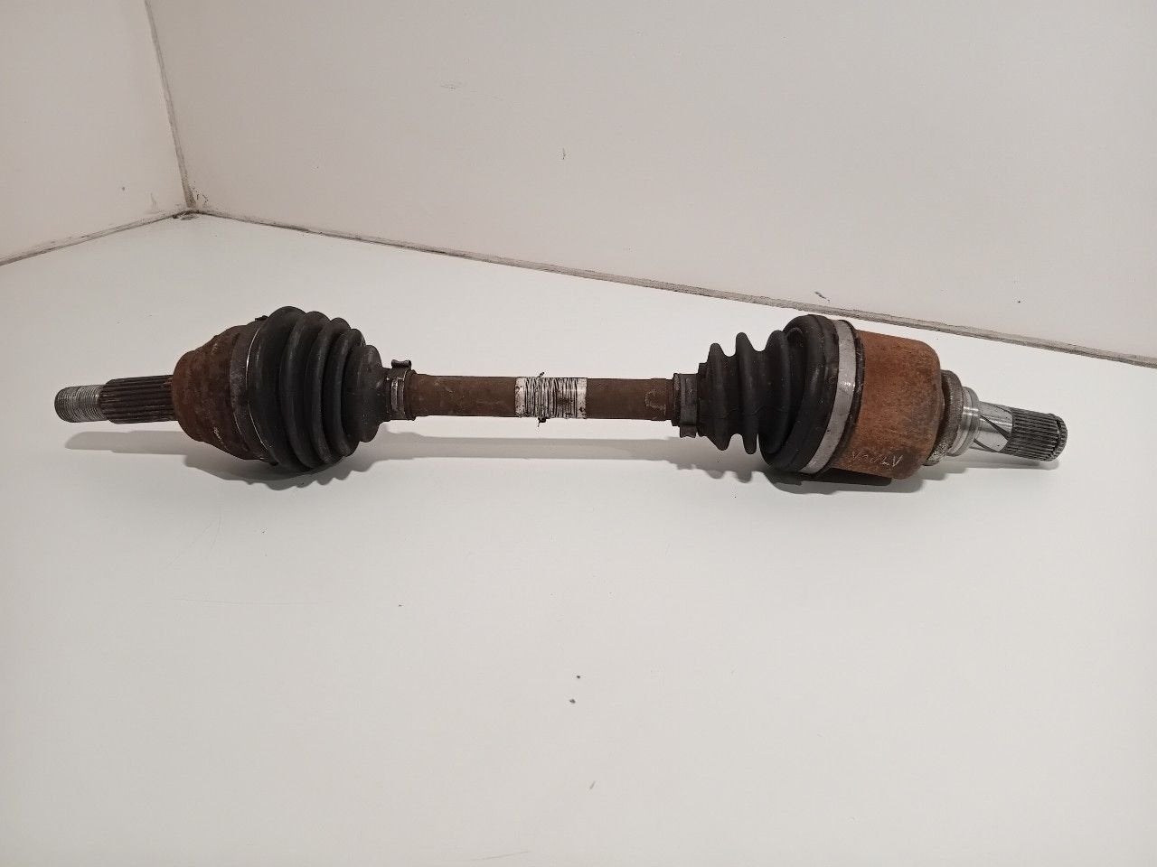 Aandrijfas links voor Ford B-Max, Onderdelen@venauto.nl, Van der Ven Autorecycling B.V., Gebruikt, Ettenseweg 76, 4706 PB Roosendaal, The Netherlands