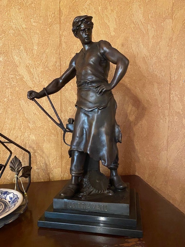 Statue "Le travail" en Regule, Enlèvement