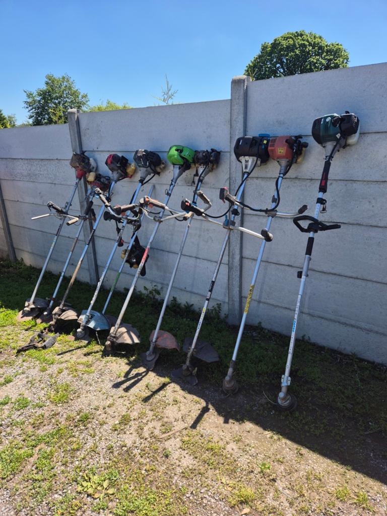 Lot de 10 débroussailleuses pour pièces ou à réparer, Jardin & Terrasse, Utilisé, Essence