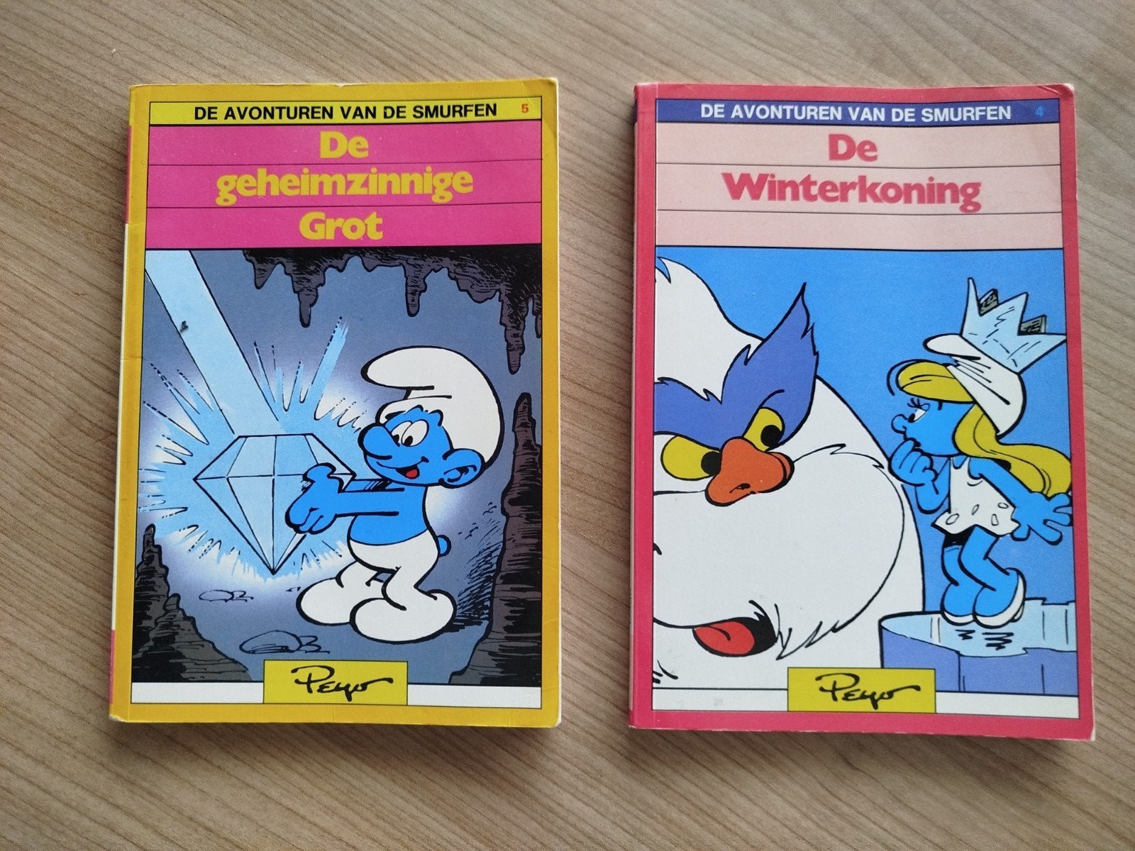2 vintage boekjes De avonturen van de smurfen. Nr.4 en 5, Ophalen of Verzenden, Gelezen