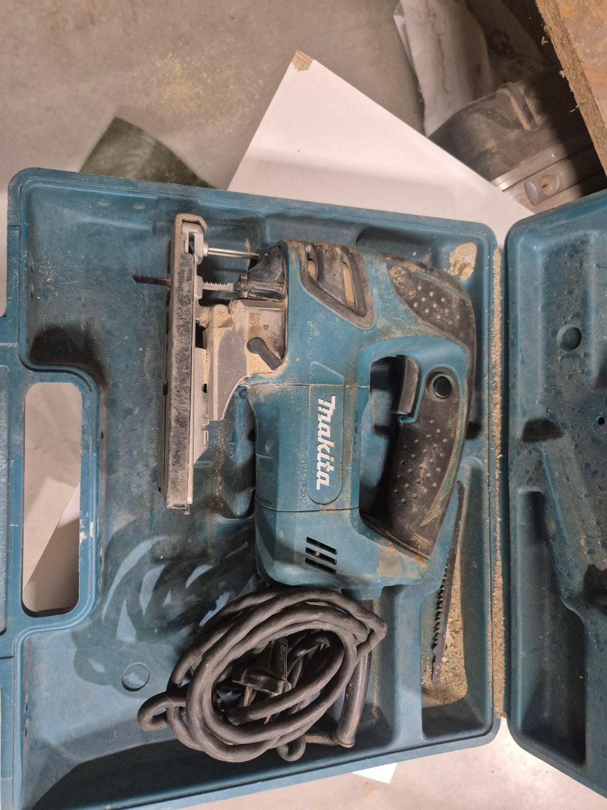 makita decopeerzaag, Bricolage & Construction, Outillage | Scies mécaniques, Enlèvement
