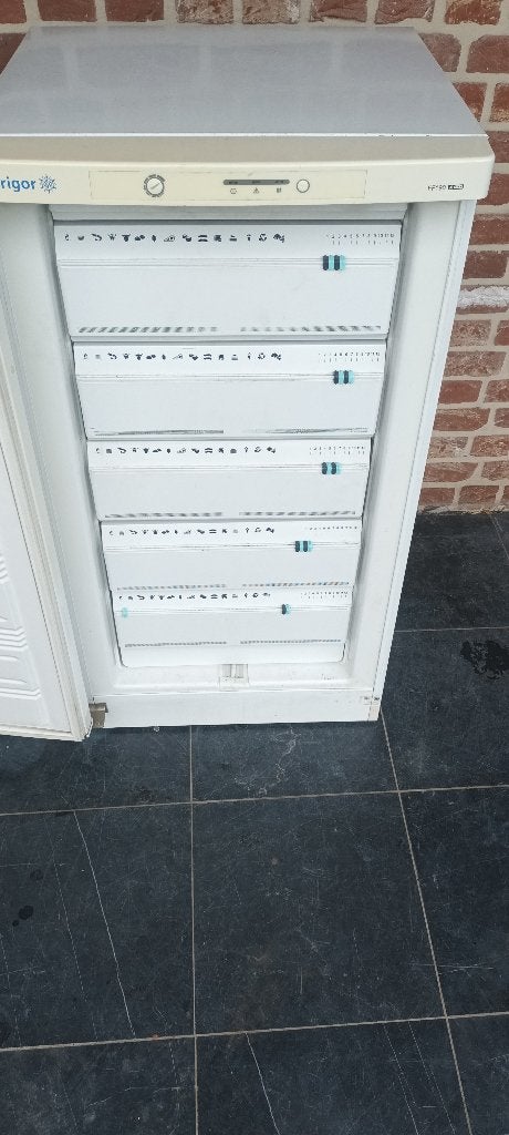 Diepvriezer, Ophalen, Gebruikt, 140 tot 160 cm, Vrijstaand