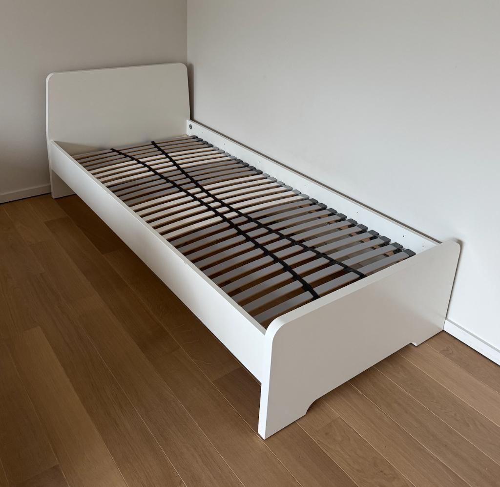 2x Bedframe 200x90 IKEA ASKVOLL met LONSET lattenbodem, Huis en Inrichting, Slaapkamer | Bedden, Ophalen, 90 cm, Eenpersoons, Wit