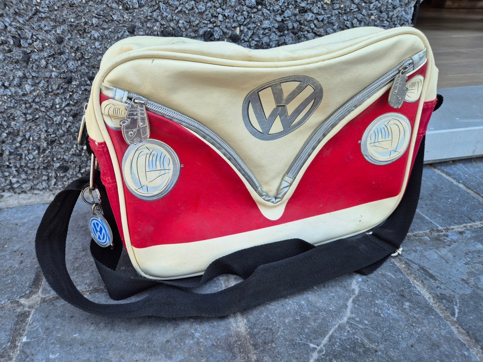 Volkswagen tas, Bijoux, Sacs & Beauté, Rouge, Enlèvement ou Envoi, 35 à 55 cm, Utilisé
