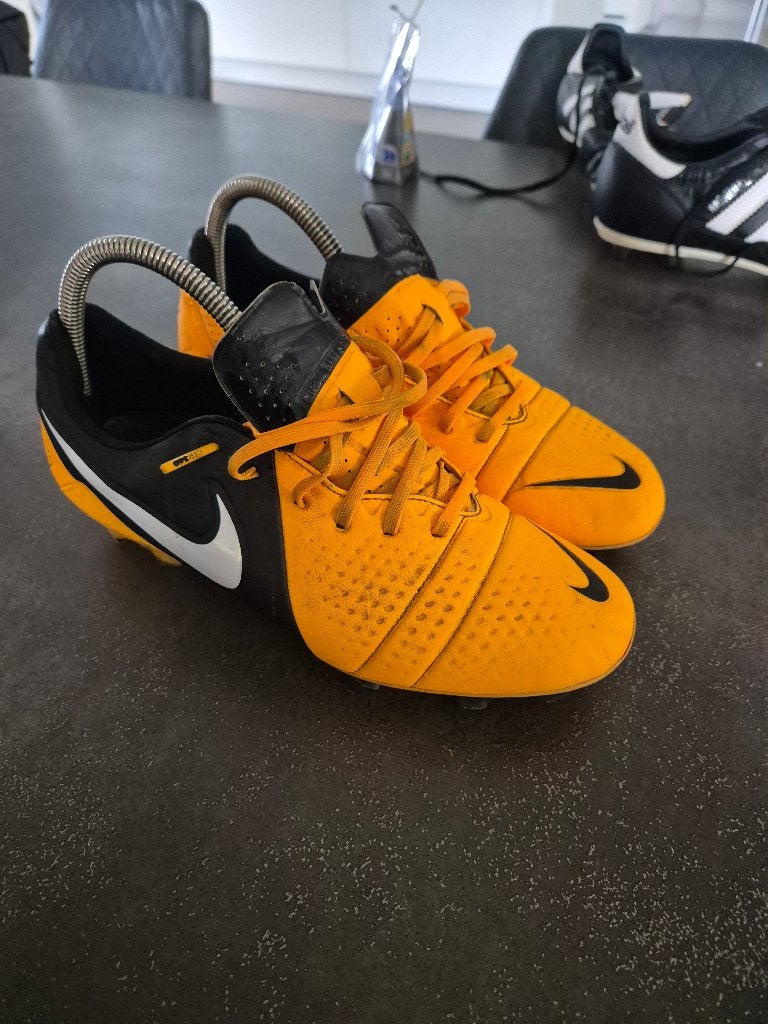 Nike voetbalschoenen multistut, Kleding | Heren, Schoenen, Overige kleuren, Sportschoenen, Nike, Ophalen of Verzenden