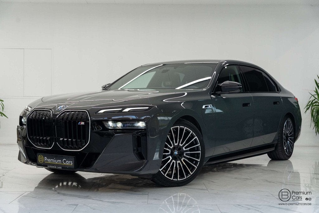 BMW 760 e xDrive Individual! FULL OPTIONS! TV!, Automaat, 4 deurs, Gebruikt, Euro 6