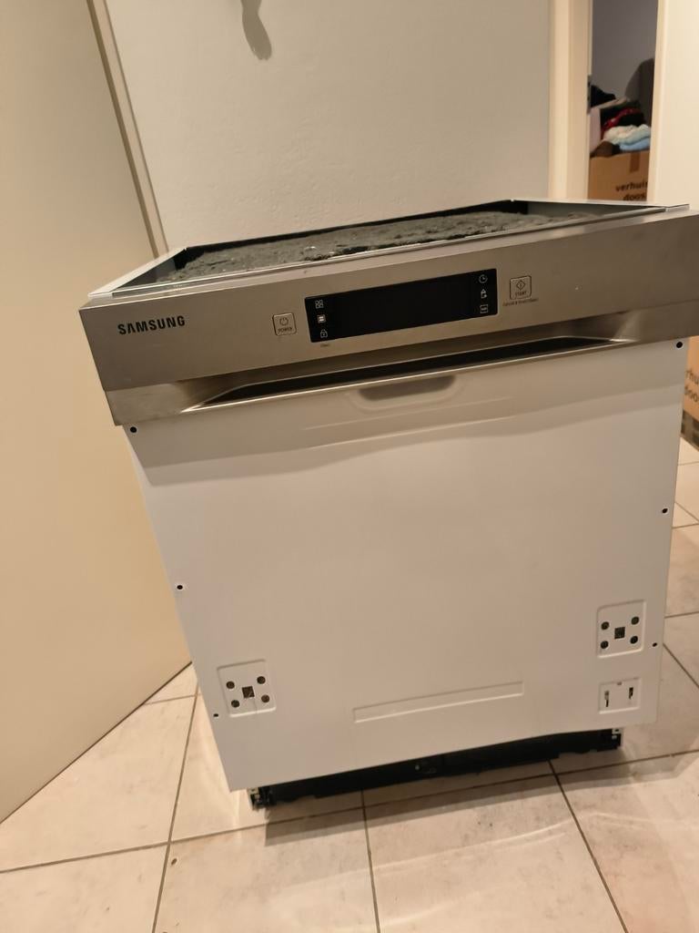 La vaisselle comme neuf en bon état, Electroménager
