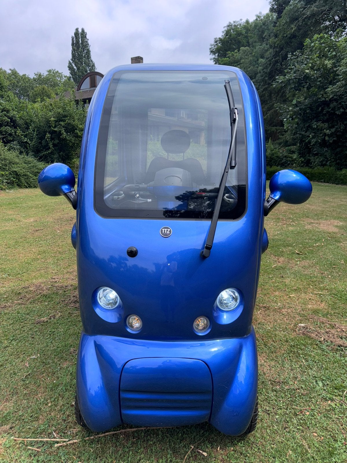 LUXUEUZE OVERDEKTE SCOOTMOBIEL CABIENCAR MUSTANG TOPSTAAT, Ophalen of Verzenden, Zo goed als nieuw