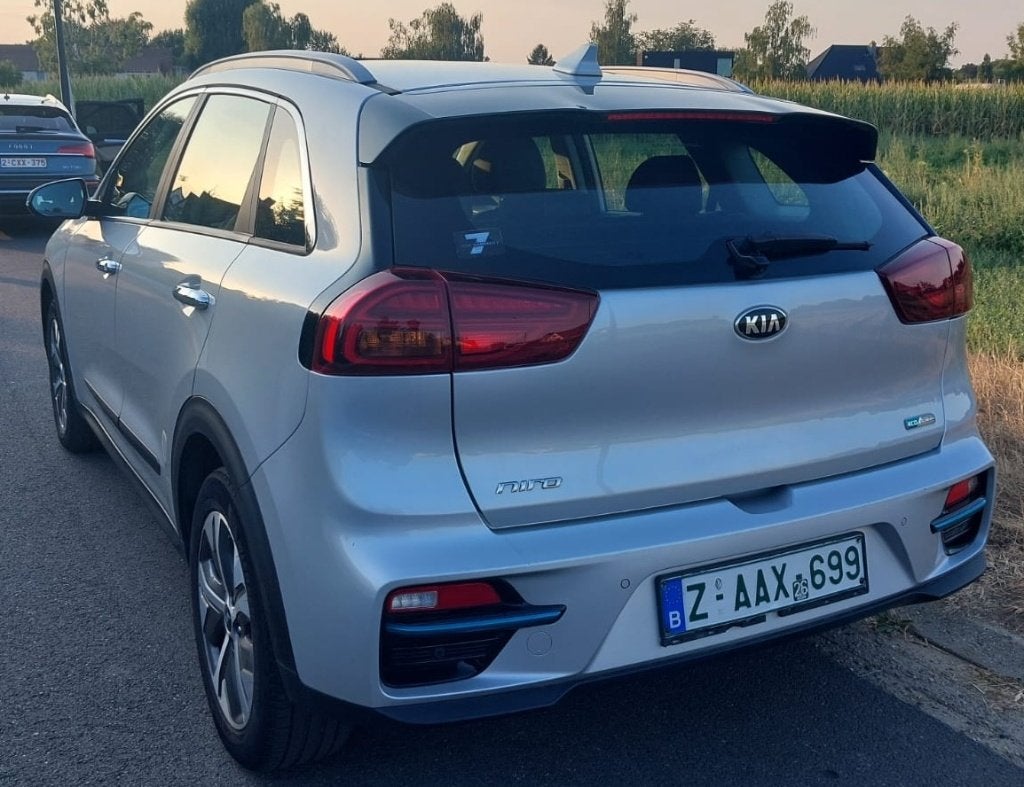Kia Niro MORE E-XTRA 64kWh 2021, SOH 100%, Auto's, Dealer onderhouden, Zwart, 5 zetels, Particulier
