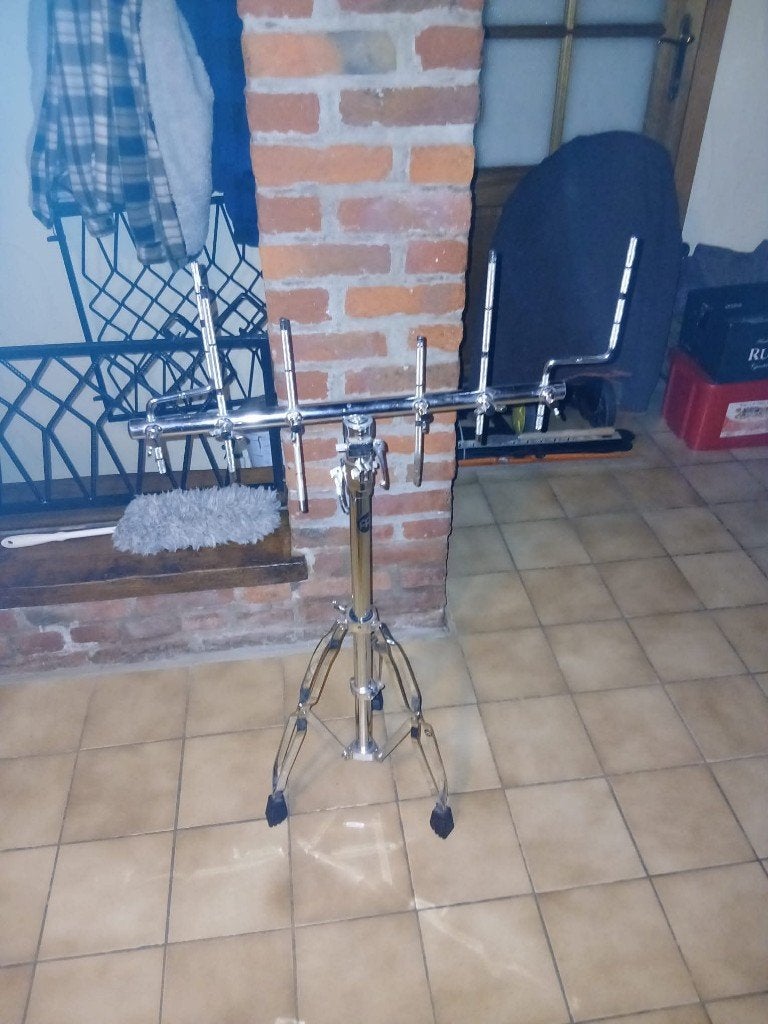 Stand pour percussion, Enlèvement, Comme neuf