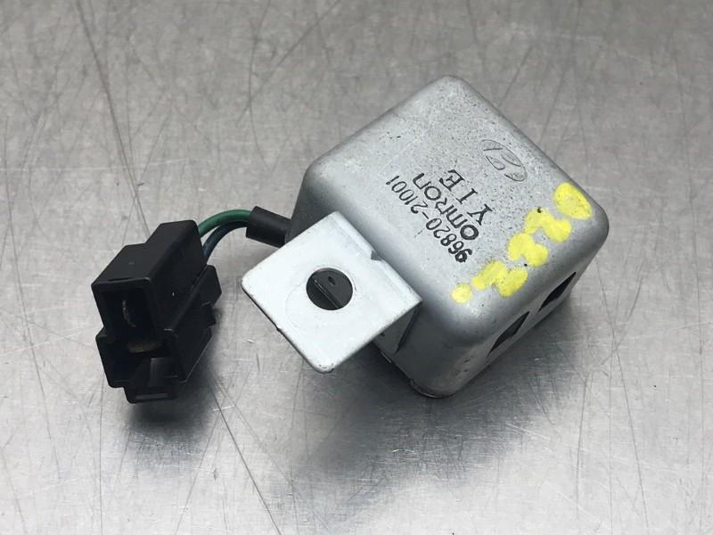 DIVERS RELAIS Hyundai H-1/H-200 (|9682021001|), Utilisé, Hyundai