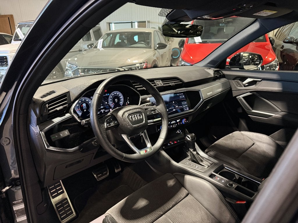 Audi Q3 2020 photo 2