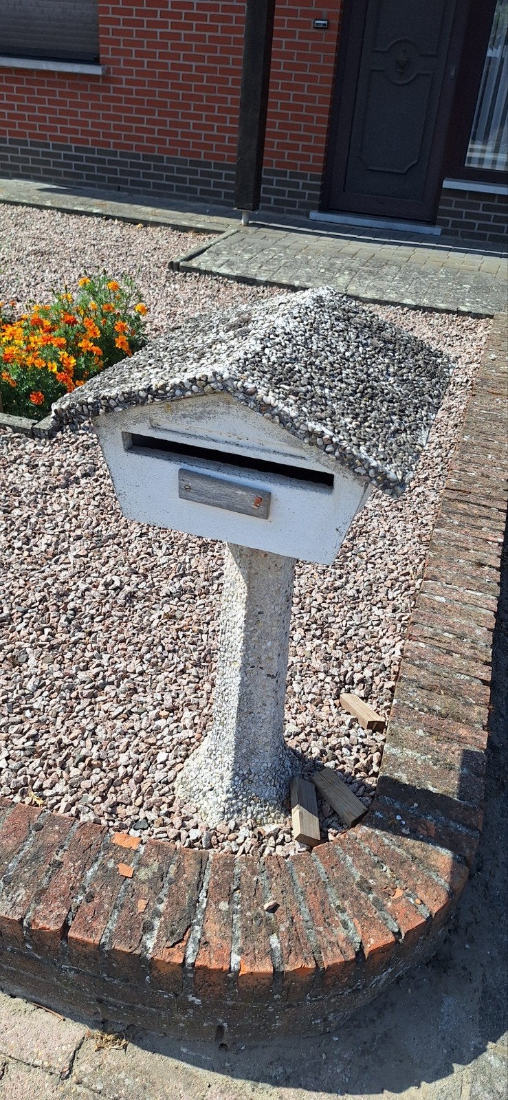 brievenbus, Tuin en Terras, Brievenbussen, Ophalen, Zo goed als nieuw, Hardsteen, Staande brievenbus