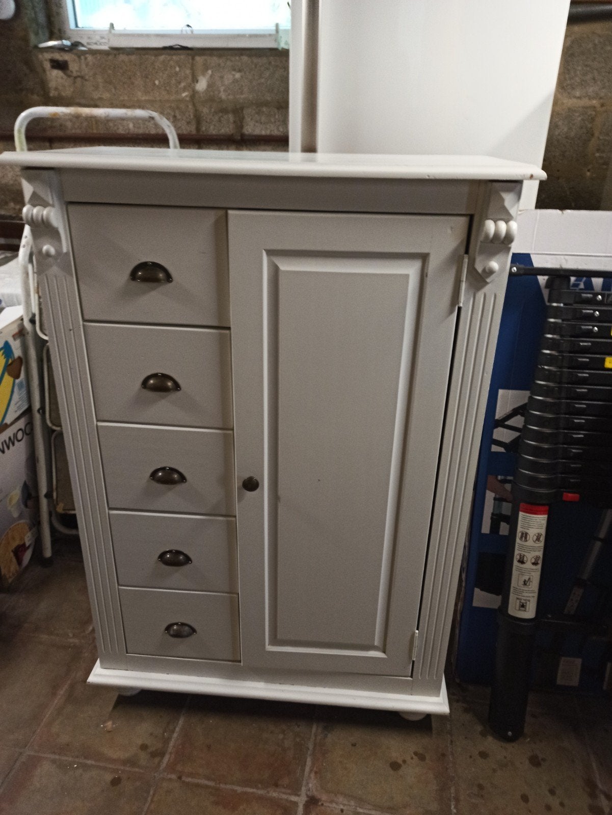 jolie petite armoire en bois massif, Enlèvement, Armoire