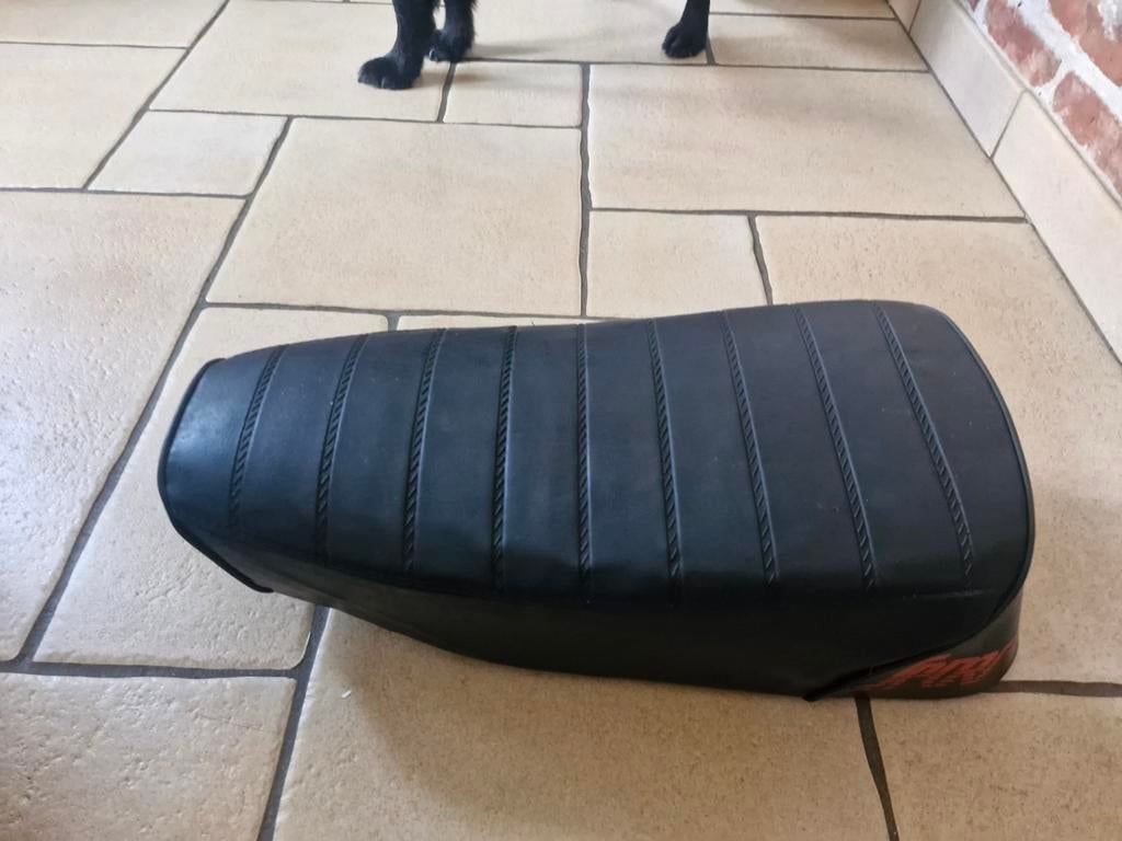 Selle Honda Camino, Envoi, Selle