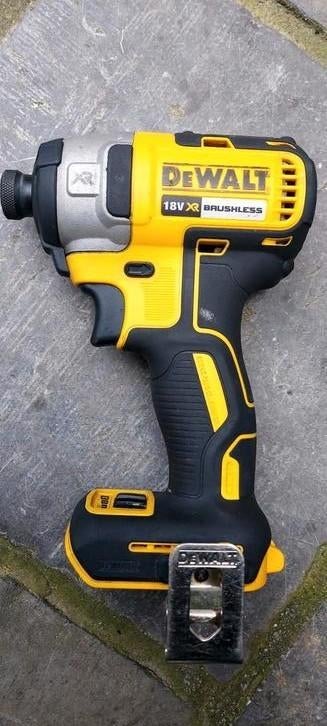 Dewalt 18V XR slagschroevendraaier, Ophalen of Verzenden, Gebruikt, Boor- en Schroefmachine, Klopboormechanisme