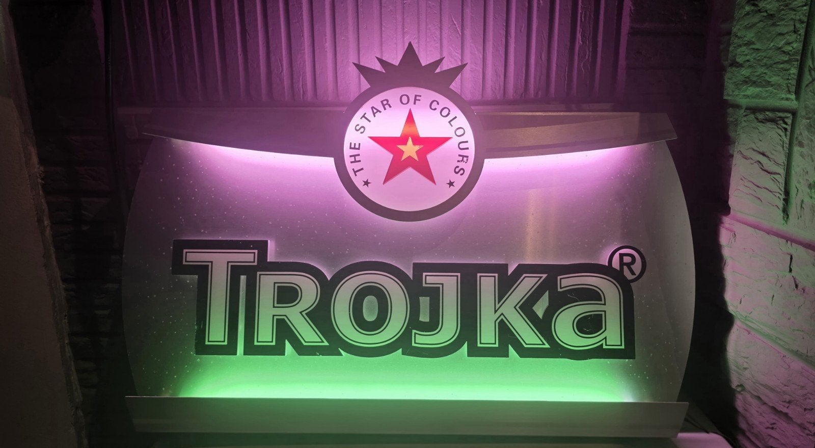 Originele TROJKA lichtreclame – Gimpact 67 cm - 4,3 kg, Enlèvement ou Envoi, Utilisé
