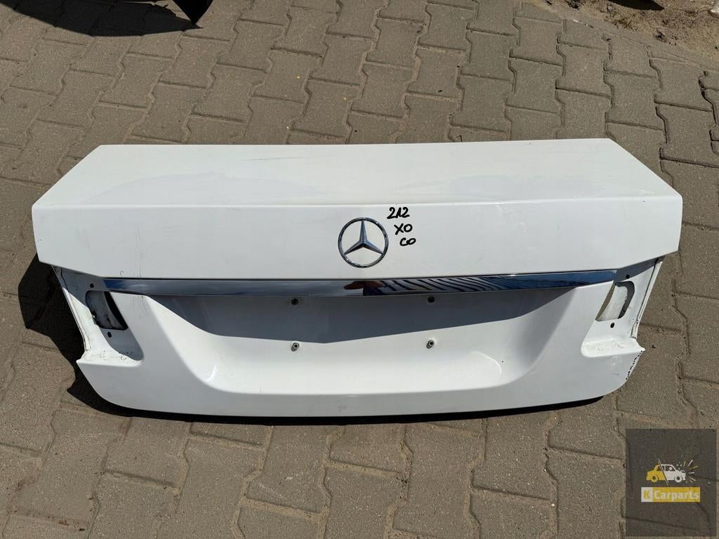 Mercedes E-Klasse W212 Berline achterklep, Gebruikt, Mercedes-Benz AG, Mercedes-Benz, Mercedesstrasse 120
70372  Stuttgart, DE