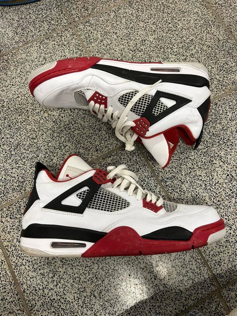 Air Jordan 4 Retro Fire Red (2020) – Maat 47,5, Ophalen of Verzenden, Zo goed als nieuw, Schoenen