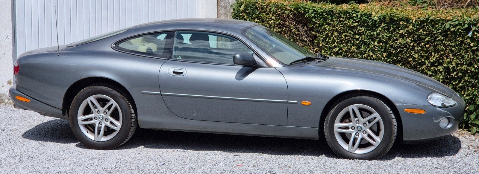 jaguar XK8 4.2benz boite auto V8 full PRÊT À IMMA 7900€, Autos, Achat, 219 kW, 4200 cm³, Carnet d'entretien