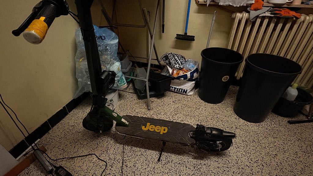 Jeep et scooter doivent aller vite ! ! ! !, Enlèvement, Utilisé, Step électrique (E-scooter), Jeep