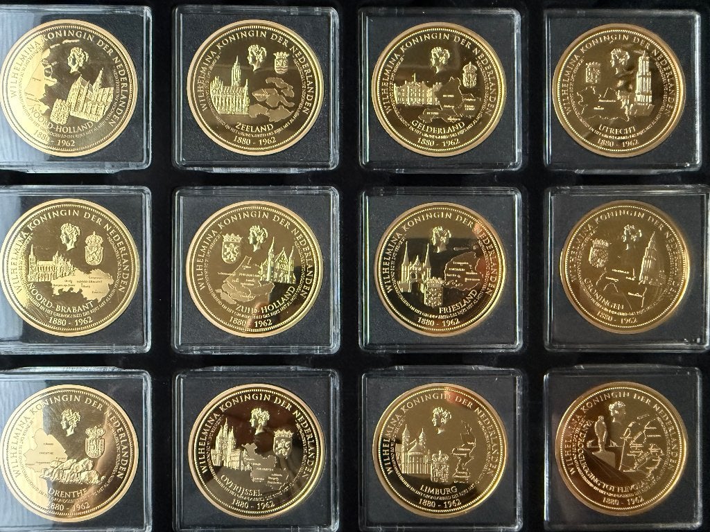 Ensemble de luxe de 12 pièces commémoratives en Wilhelmina, Timbres & Monnaies, Enlèvement ou Envoi, Or