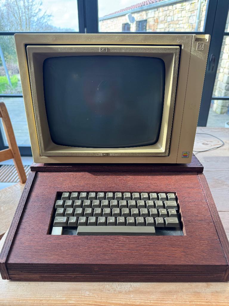 Apple II compleet met scherm — Functioneel — Houten frame, Ophalen, Apple