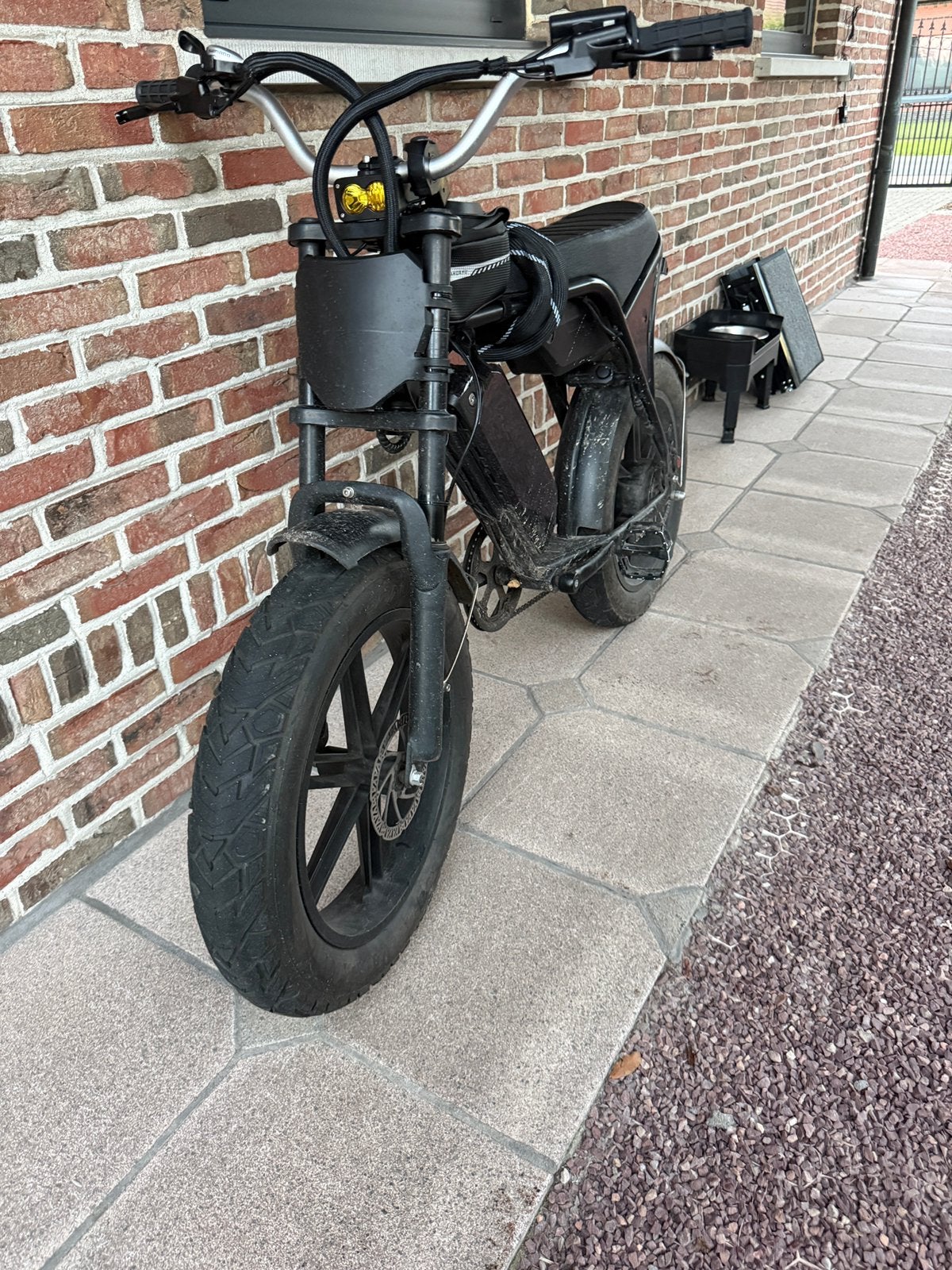 Fatbike V8 personnalisé - démarrable, Vélos & Vélomoteurs, Enlèvement, Utilisé, 50 km par batterie ou plus