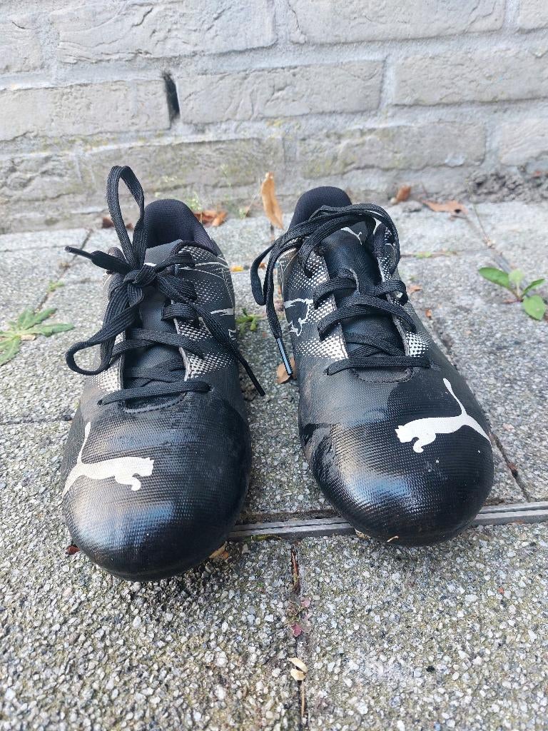 Voetbalschoenen Puma maat 38, Sport en Fitness, Voetbal, Ophalen, Gebruikt