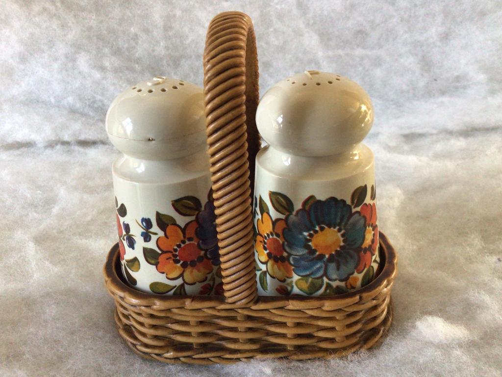 Vintage peper en zout vaatje . Emsa. In mandje. Bloemen, Ophalen of Verzenden