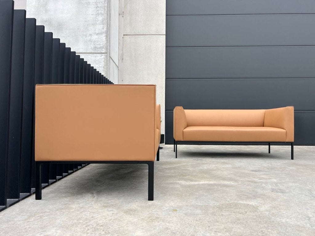 ANDREU WORLD, RAGLAN SF LEDEREN BANK, Verzenden, Design, Driepersoons, Zo goed als nieuw