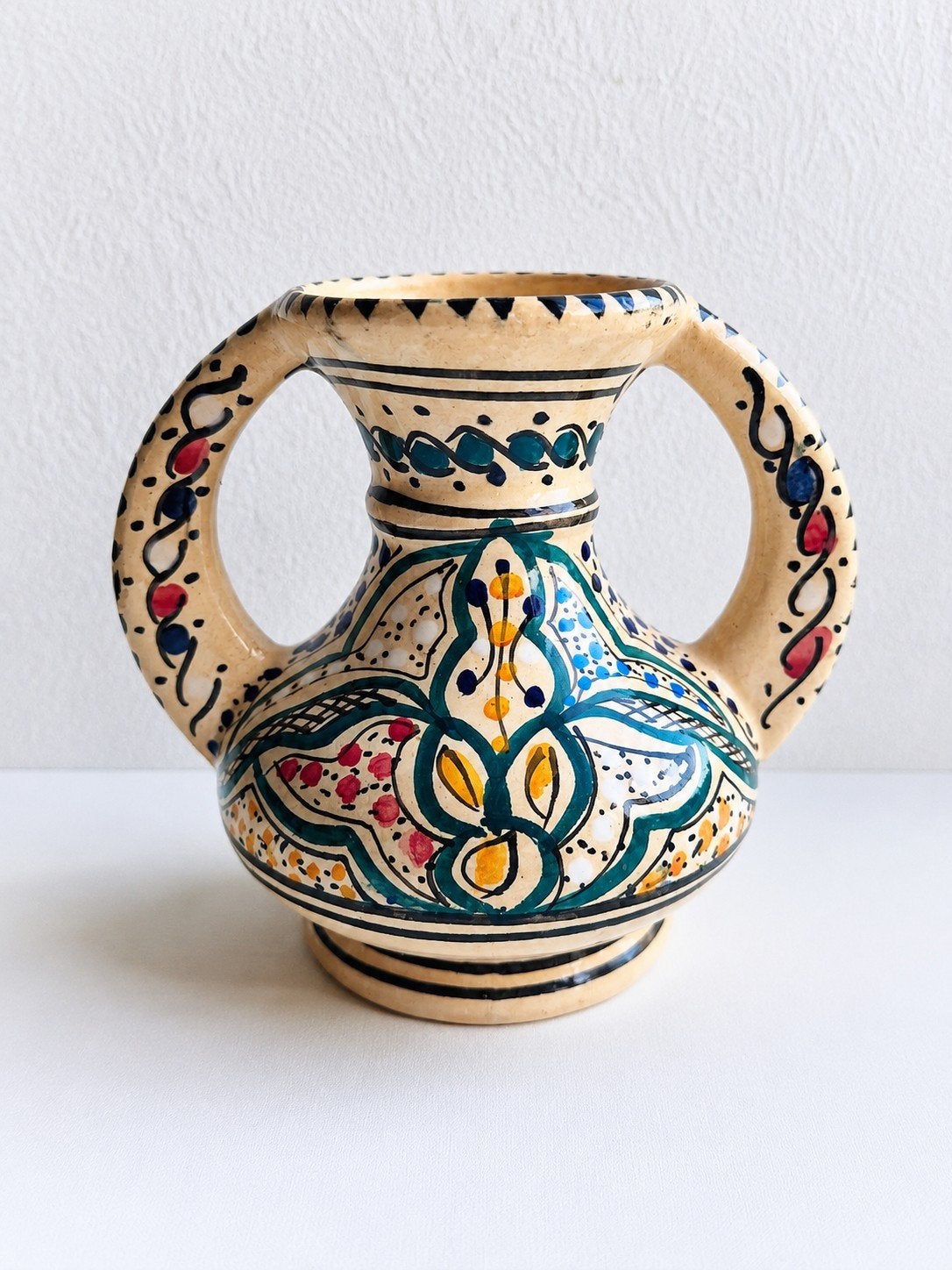 Vintage handbeschilderde keramische vaas met 2 oren – Medite, Antiek en Kunst, Ophalen of Verzenden