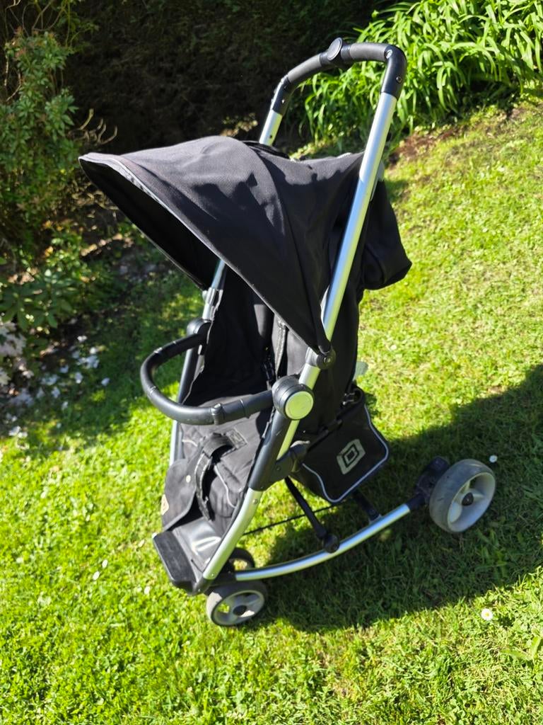 Poussette Quinny avec protection pluid