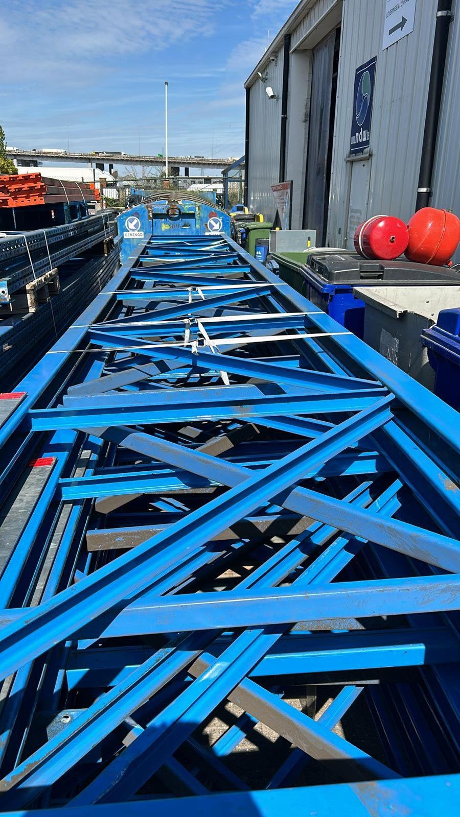 Ladders+liggers, Ophalen