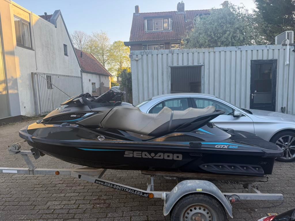 Sea-doo GTX 300 Limited 84 heures 2017 Trailer, Sports nautiques & Bateaux, Enlèvement, Comme neuf