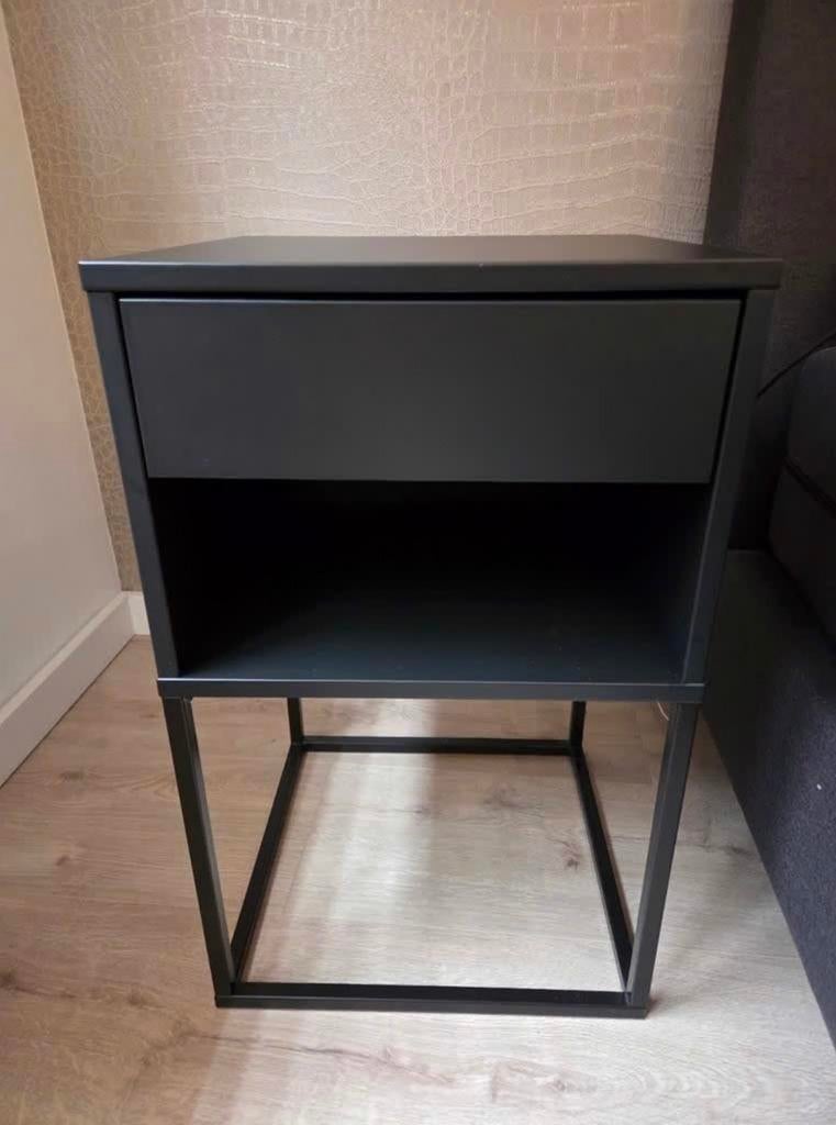 1x IKEA VIKHAMMER nachtkastje zwart nieuw in doos, Huis en Inrichting, Ophalen, Nieuw
